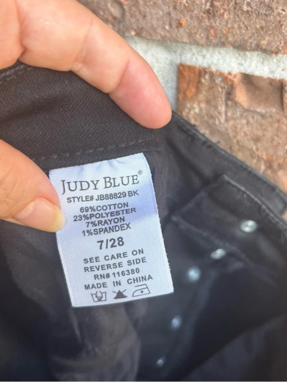 Judy Blue Black Wash High-Rise Wide Leg Crop Jeans - Picture 6 of 6